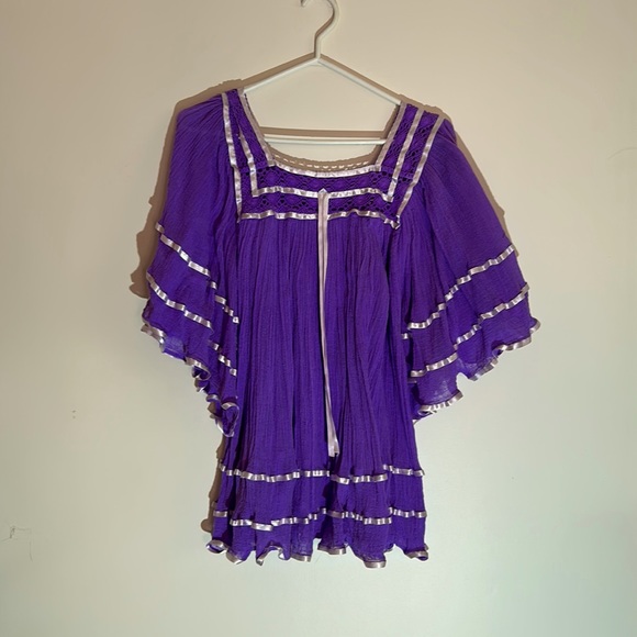 Pretty purple women’s top with white satin ribbon. - Picture 1 of 5